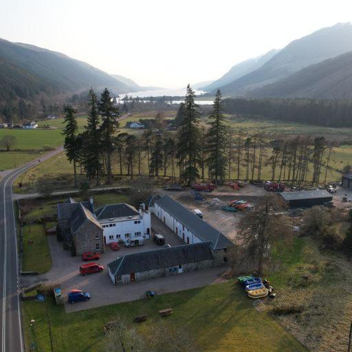 Great Glen Hostel Spean Bridge Exteriör bild