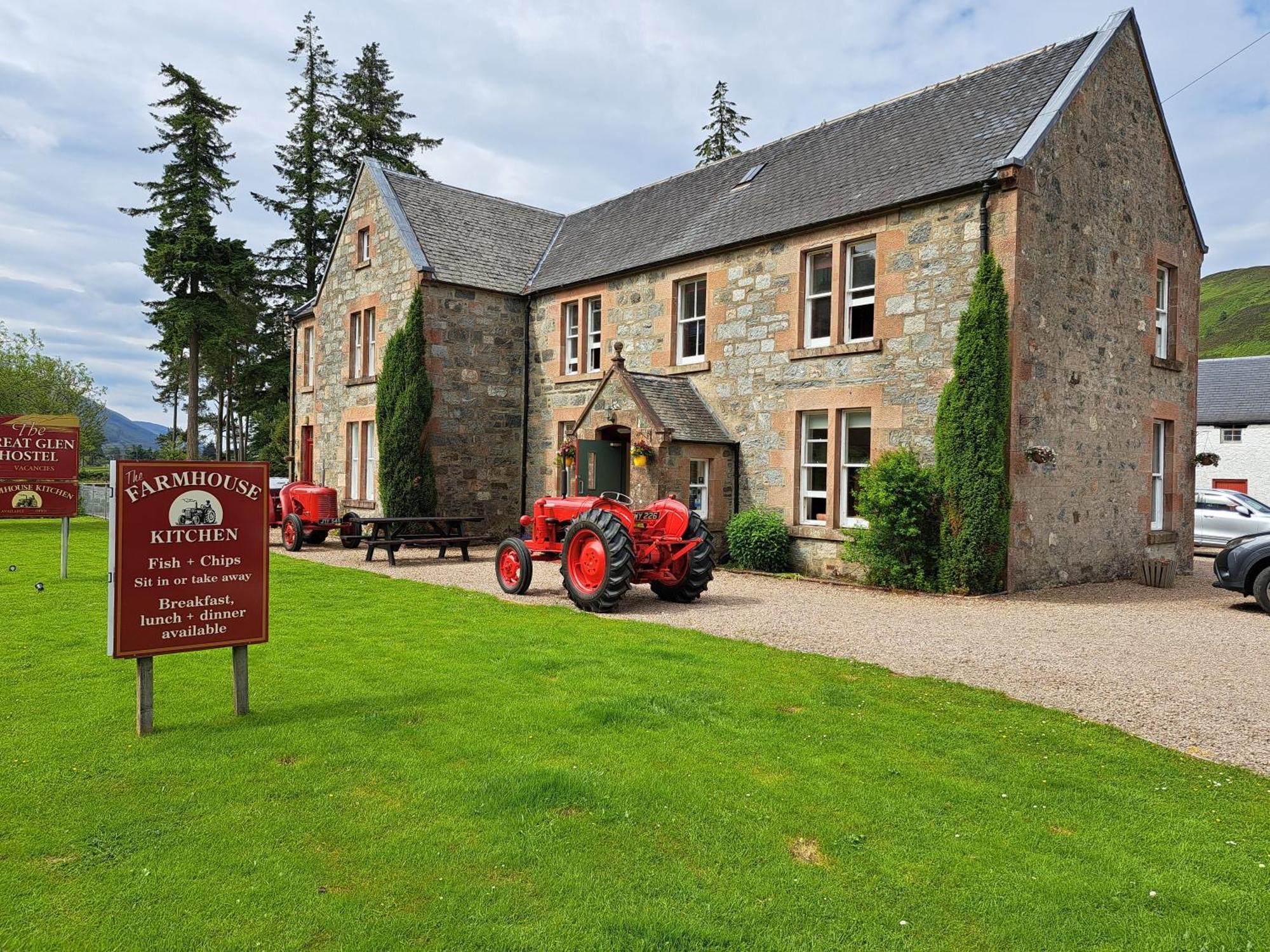 Great Glen Hostel Spean Bridge Exteriör bild